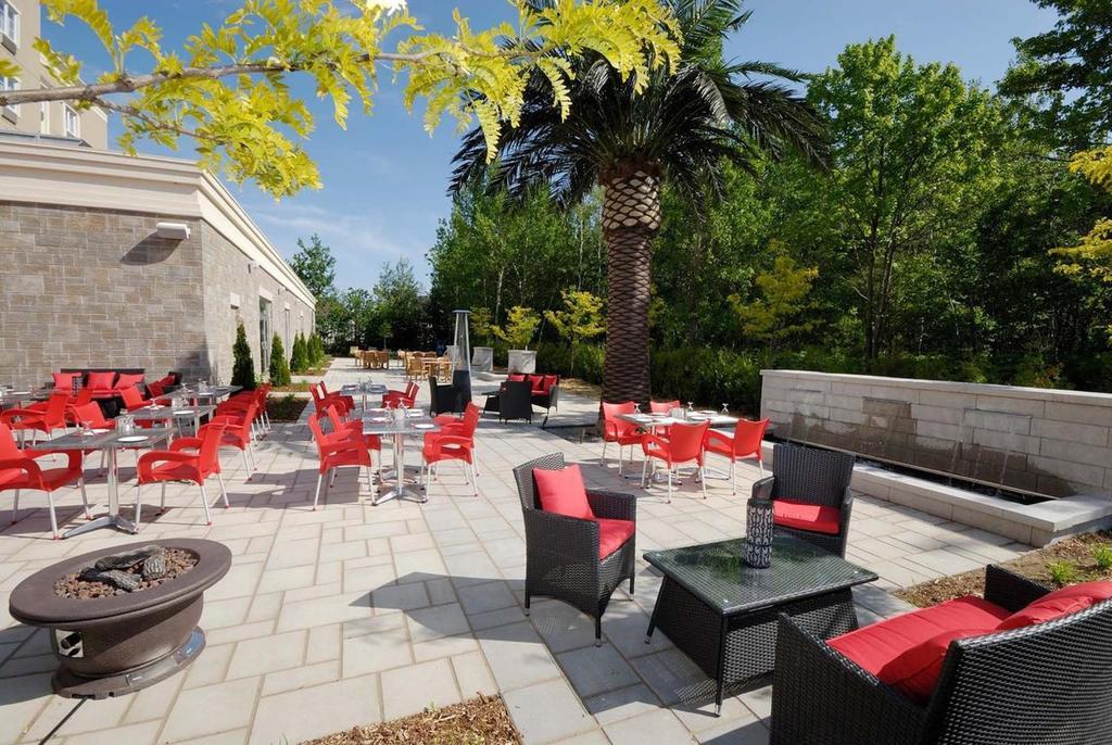 Imperia Hotel Et Suites Terrebonne Exterior foto